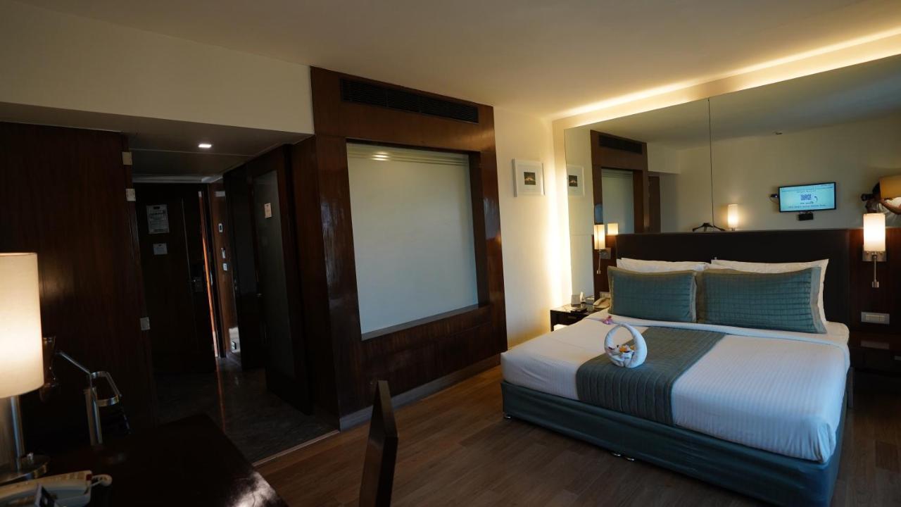 St Laurn Koregaon Park Pune Zewnętrze zdjęcie