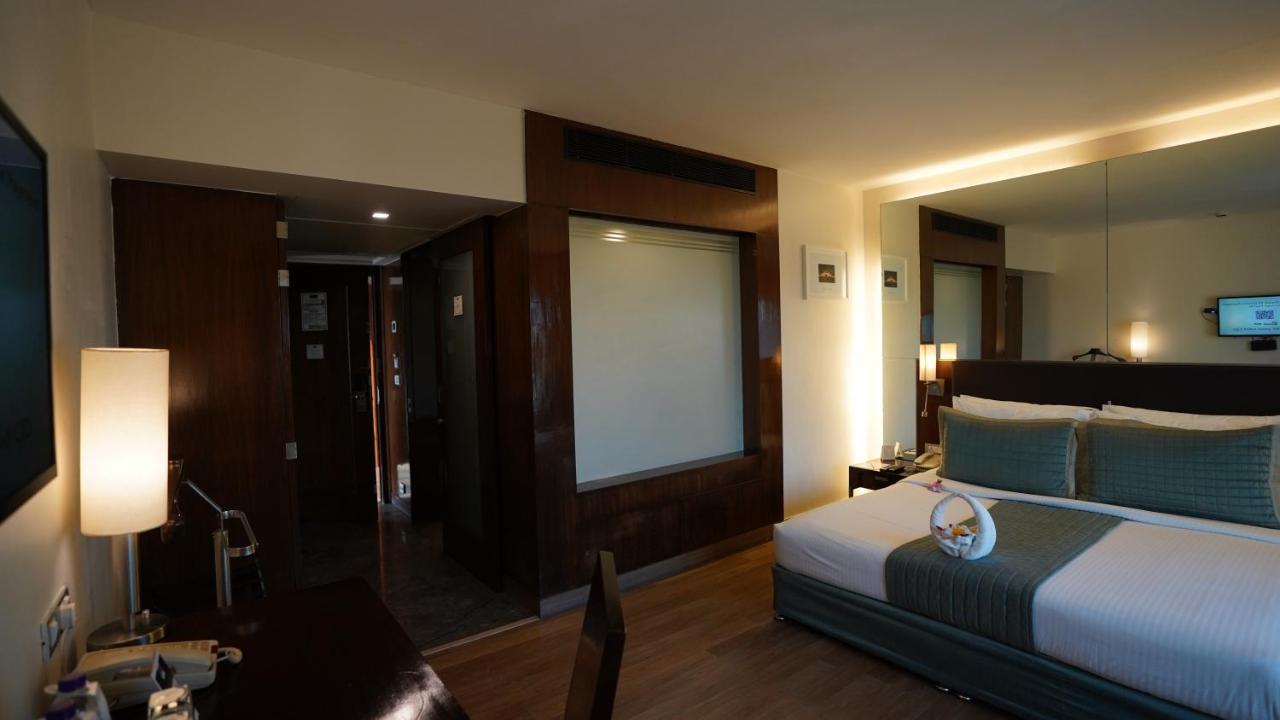 St Laurn Koregaon Park Pune Zewnętrze zdjęcie